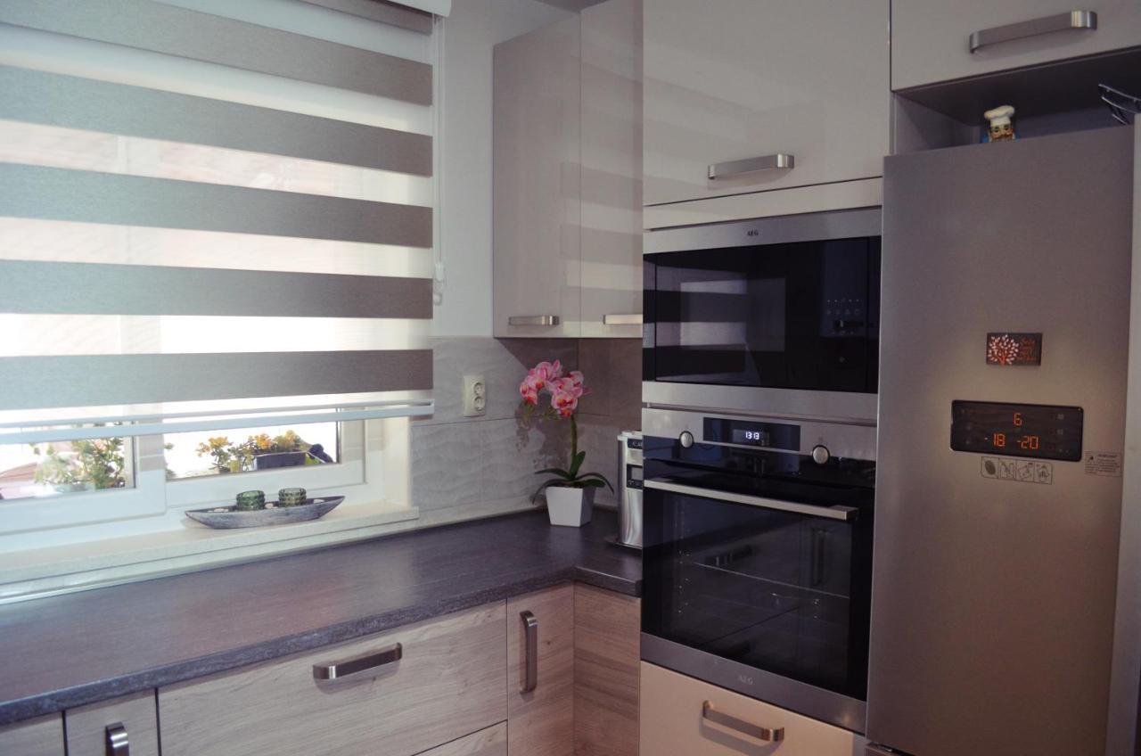 Apartments Rina - Kneze Račišće Bagian luar foto