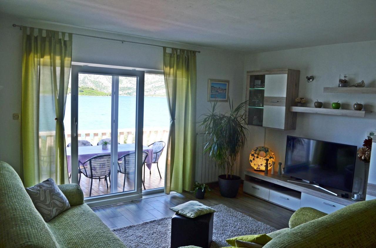 Apartments Rina - Kneze Račišće Bagian luar foto