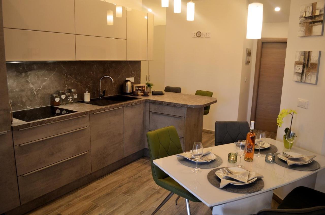 Apartments Rina - Kneze Račišće Bagian luar foto