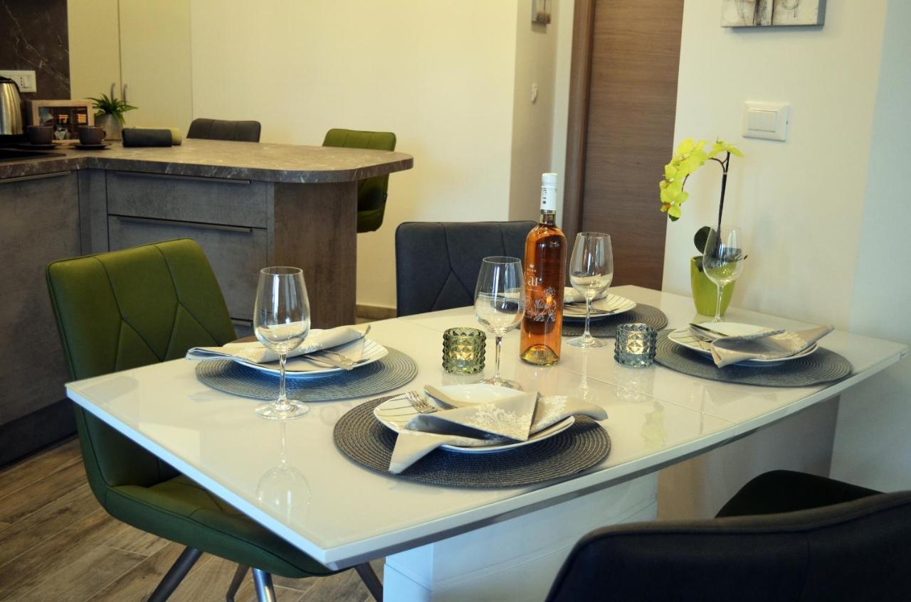 Apartments Rina - Kneze Račišće Bagian luar foto