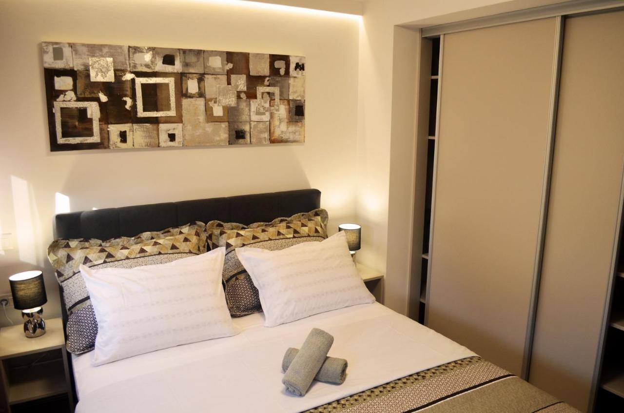 Apartments Rina - Kneze Račišće Bagian luar foto