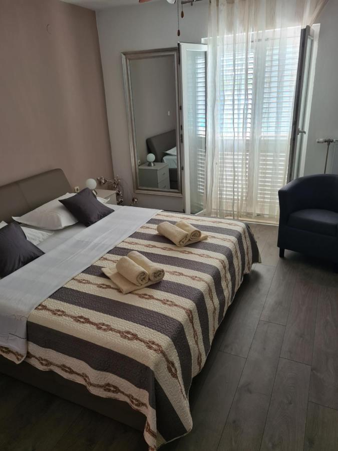 Apartments Rina - Kneze Račišće Ruang foto