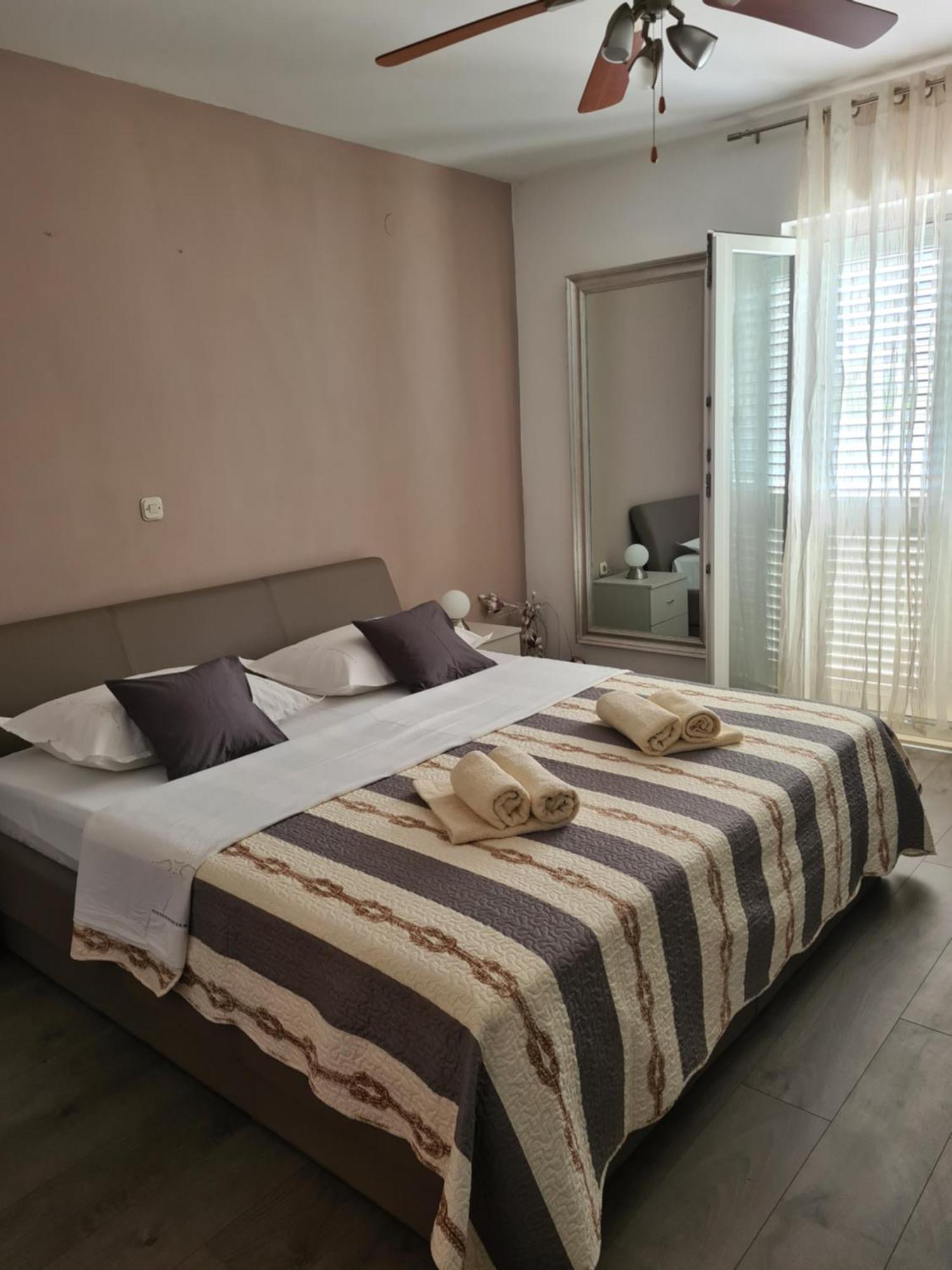 Apartments Rina - Kneze Račišće Ruang foto